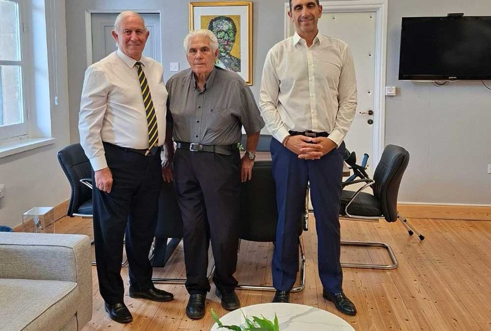 Cyprus Olympians Association Meets with Minister of Interior and Presents Commemorative Medal